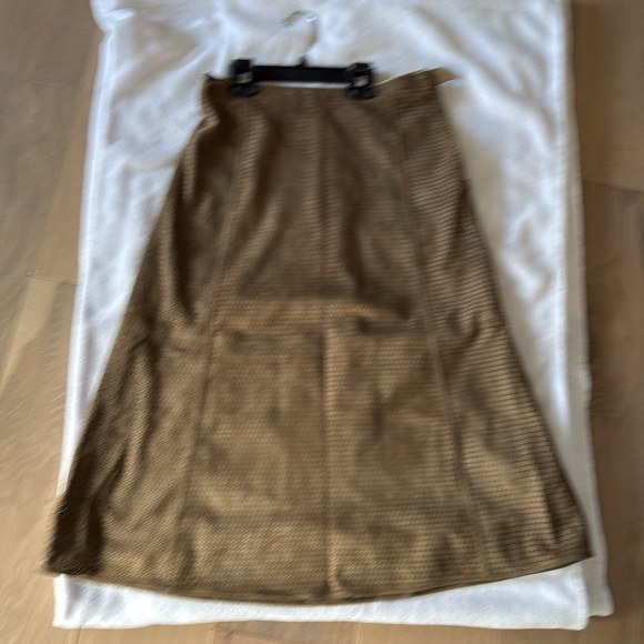 Theory size 2 perforated lamb skin midi skirt - Picture 2 of 2